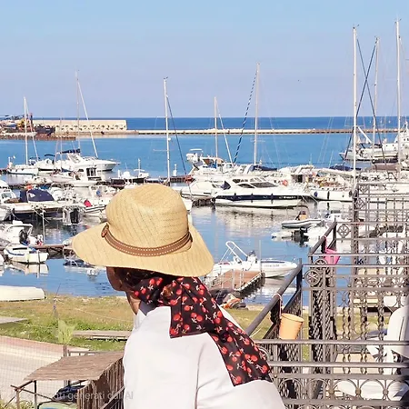 Cala Marina Hotel 3*