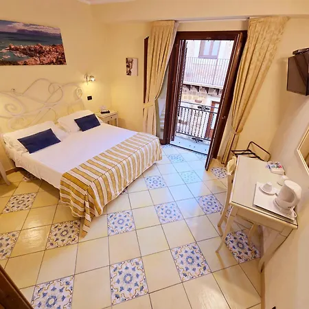 Hotel Cala Marina