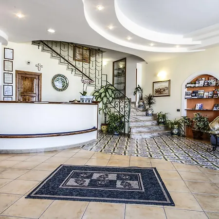 Cala Marina Hotel 3*