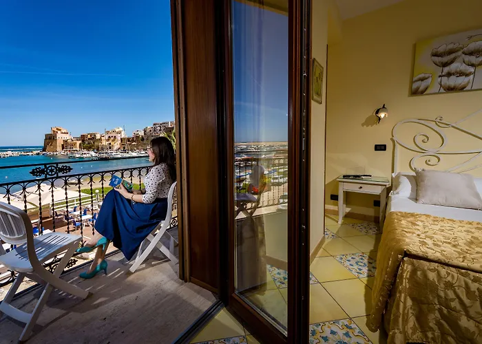 Hotel Cala Marina 3*