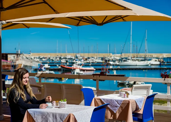 Hotel Cala Marina 3*