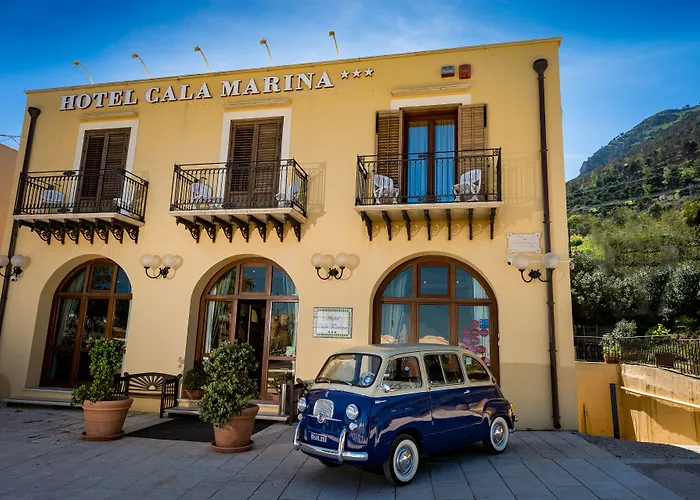 Hotel Cala Marina 3*