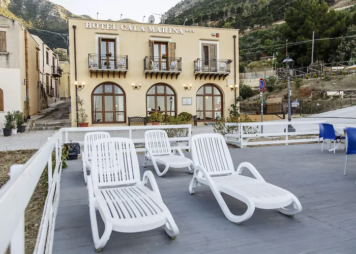 Cala Marina Hotel 3*