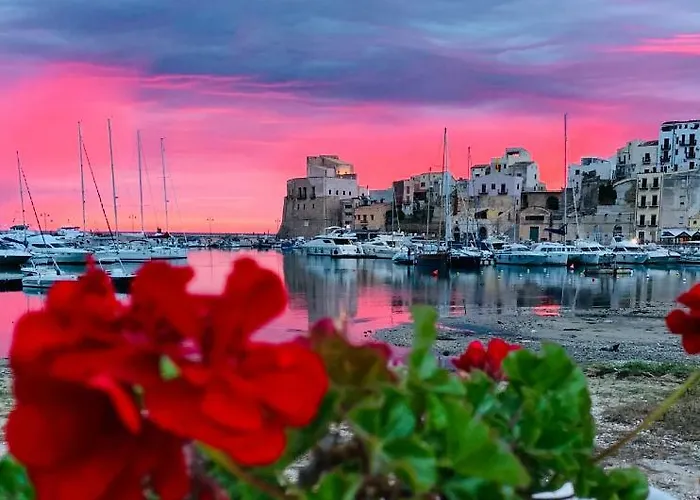 Cala Marina Hotel 3*